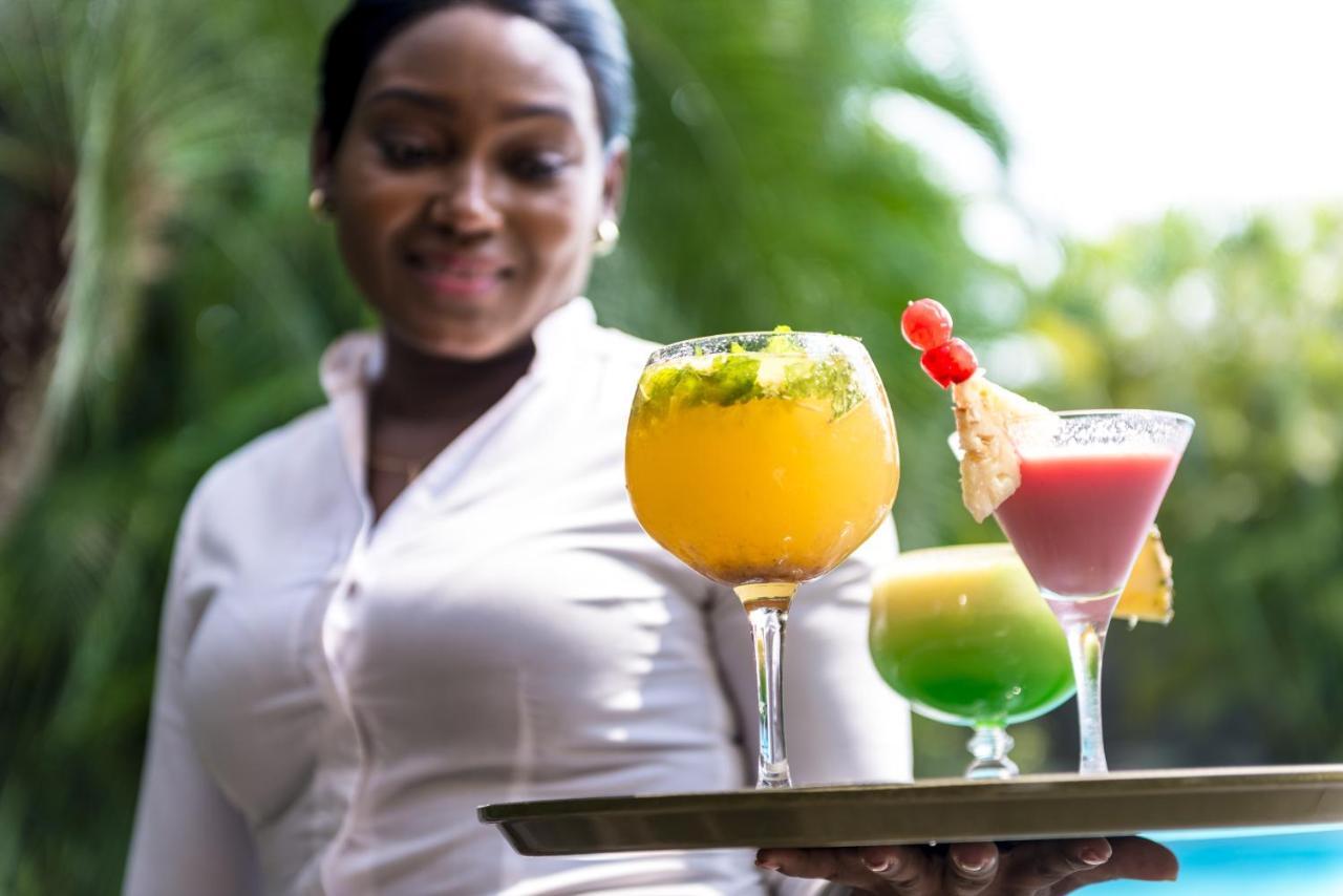 Hotel Tropico Luanda Extérieur photo